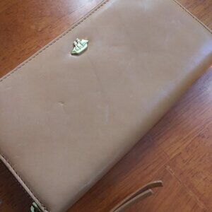 The Brahmin Suri- Tan Charleston smooth Leather Signature "Ship" Emblem